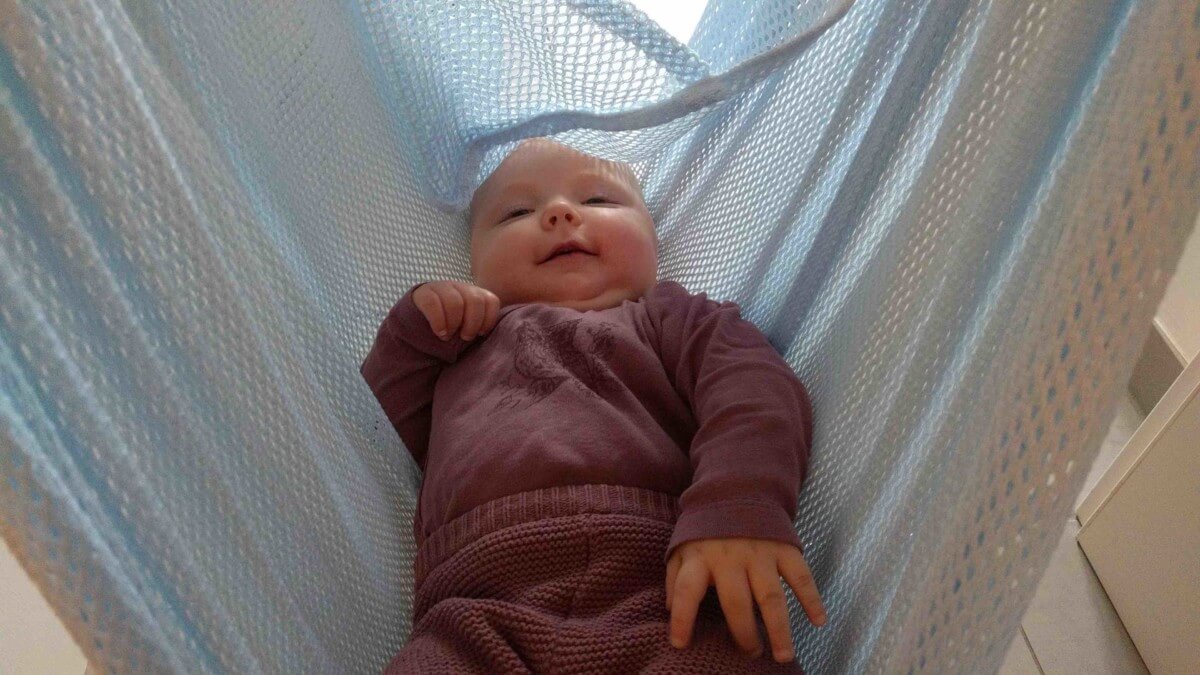 Schlafprobleme Baby in Federwiege