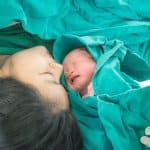 Geburt Liebe auf den ersten Blick - Erste Blick nach Kaiserschnitt