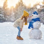 Jahreskreis Winter - Kind mit Schneemann