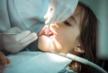 Kreidezähne – Ein Interview mit dem Zahnarzt Dr. Dr. Andreas Dorow