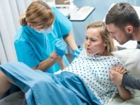 Geburtsschmerzen lindern - Geburtsmantras